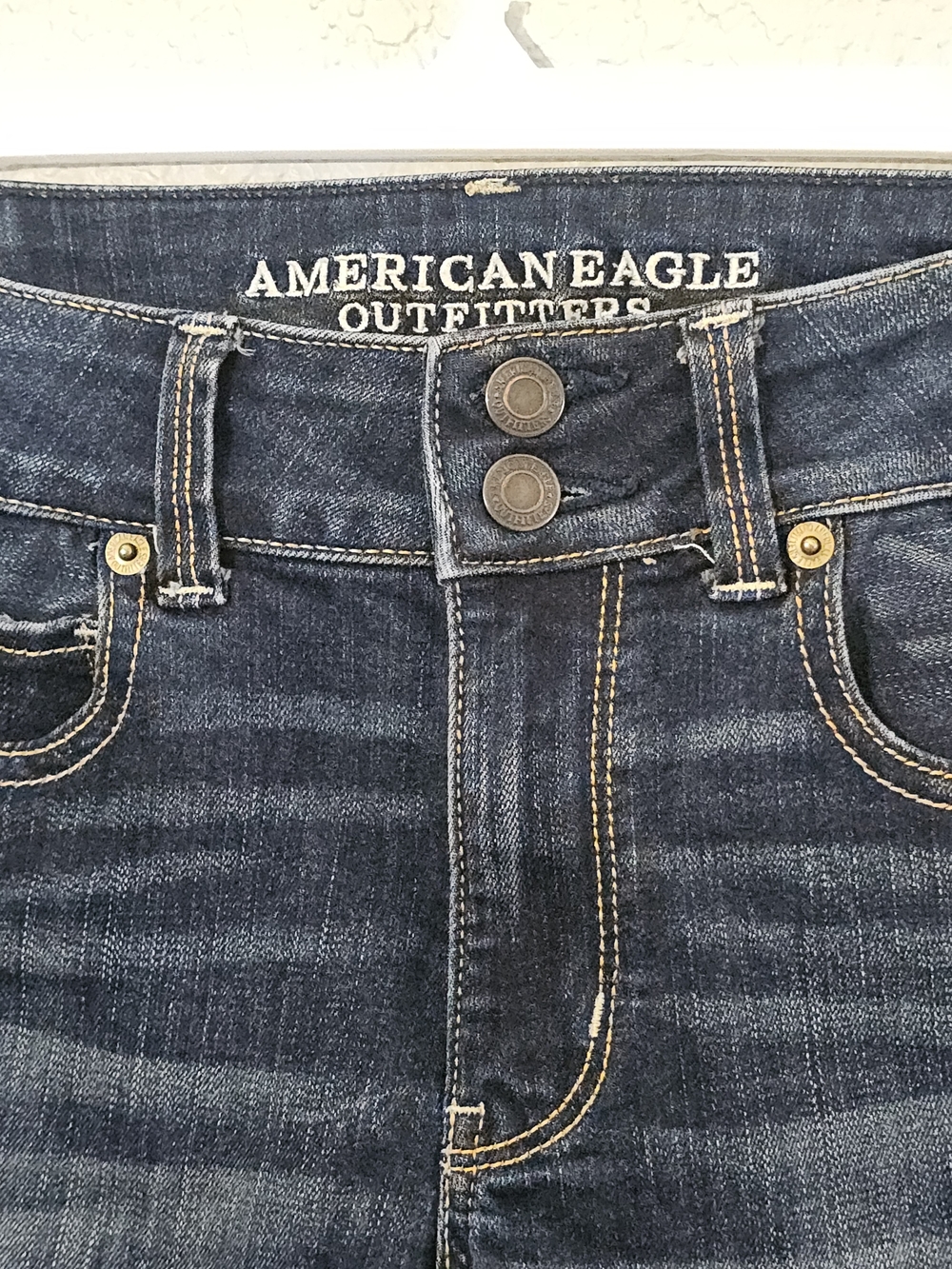 American Eagle Artist Crop Dark Wash Denim Cutoff Shorts Womens 8 Mid-Rise - Picture 2 of 7